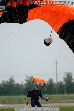 2006-06-10 Carpi Airshow 0464 Paracadutisti